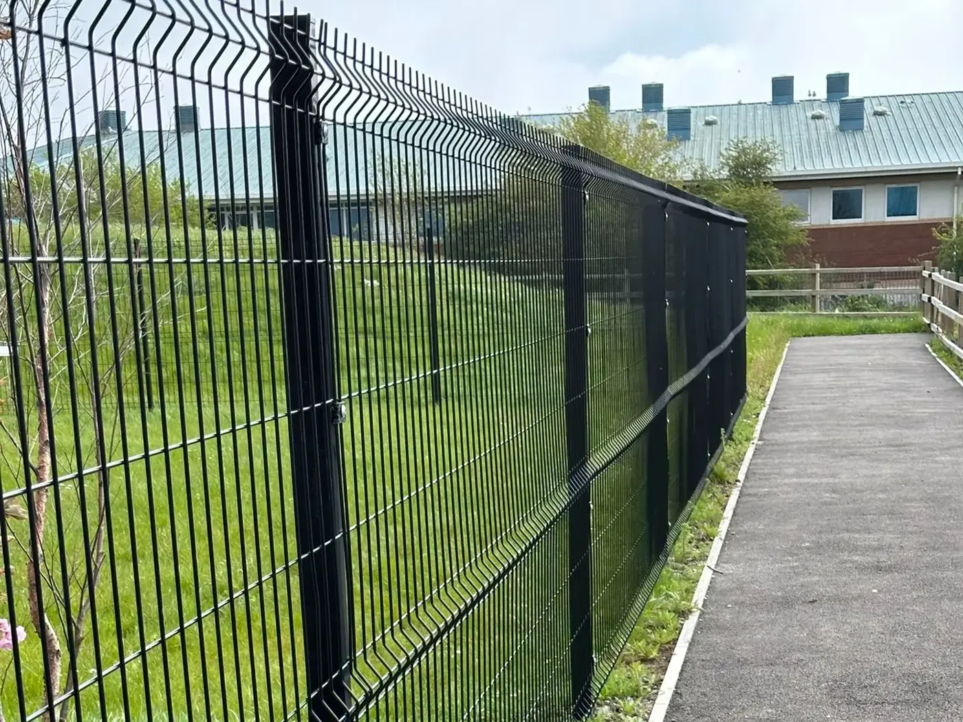Mesh and palisade commercial security fencing